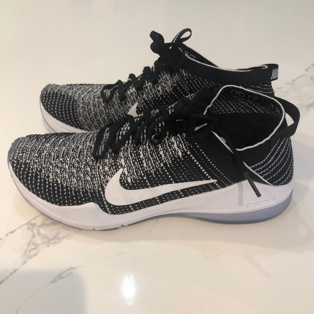 Nike Air Zoom Fearless Flyknit 2 - Size 7.5